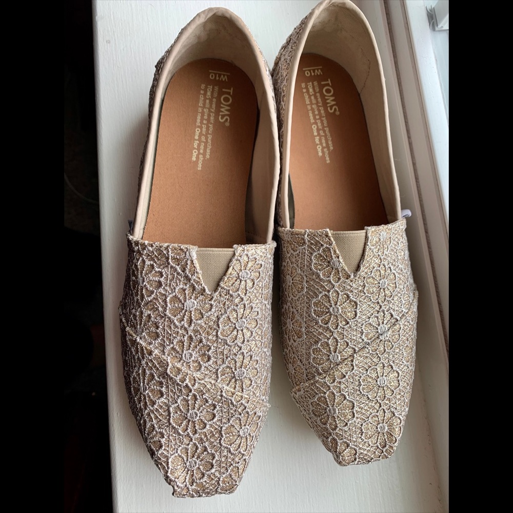 Toms - Champagne Glitter/Lace NWOT